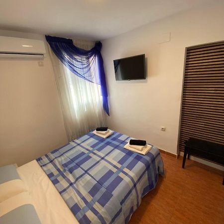 Habitaciones Con Bano Y Cocina Privada บาเลนเซีย ภายนอก รูปภาพ