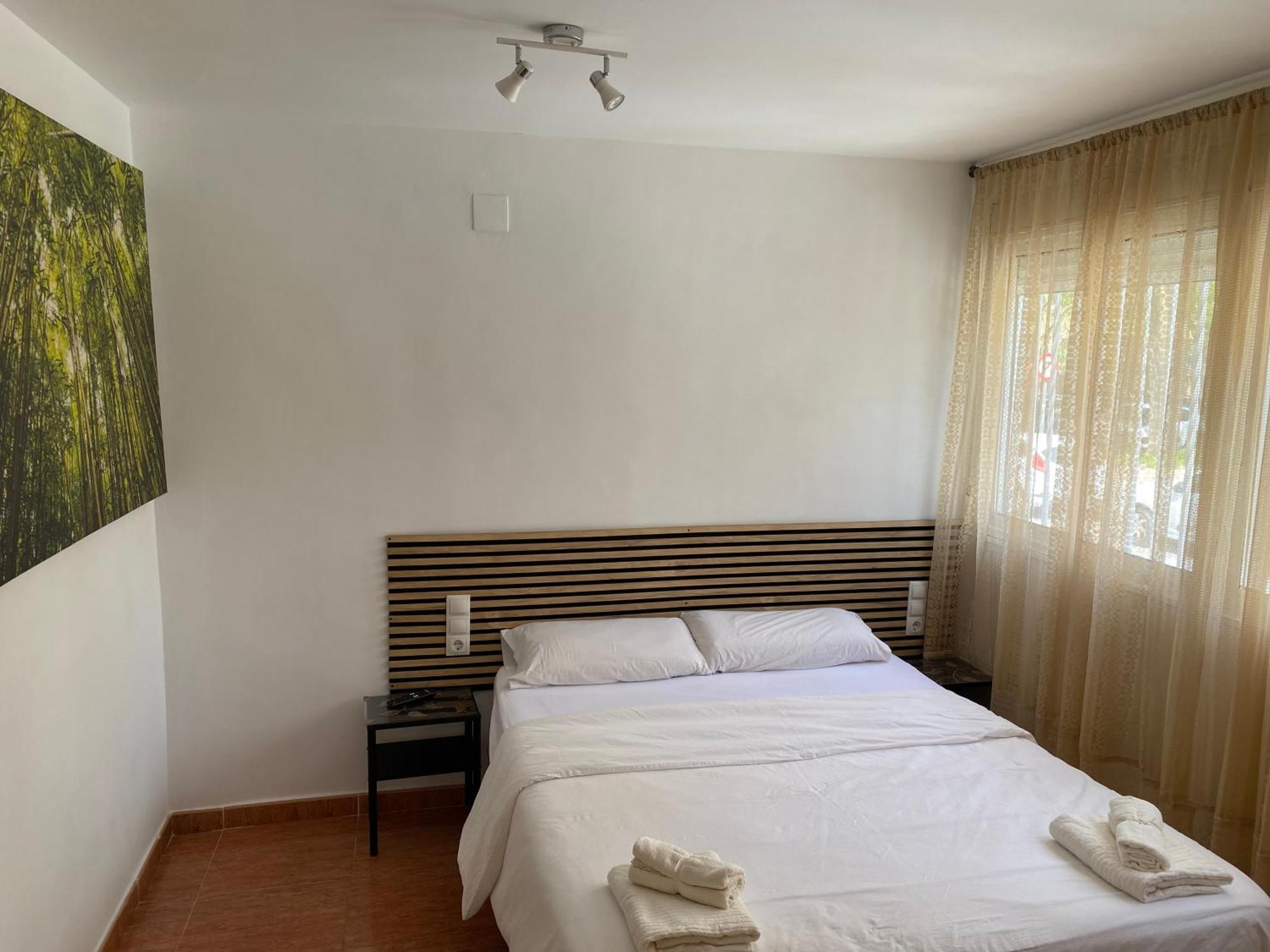 Habitaciones Con Bano Y Cocina Privada บาเลนเซีย ภายนอก รูปภาพ